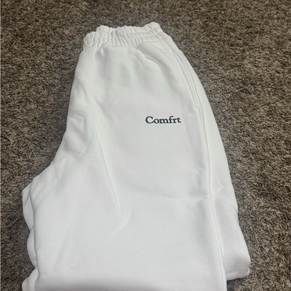 Comfrt White Joggers